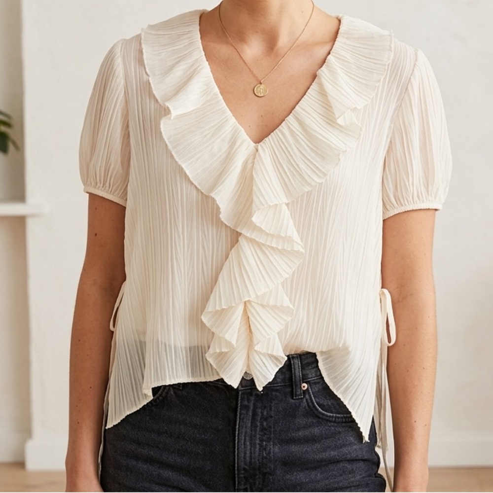 Zara cream ruffle blouse with tie sleeves Size M